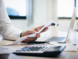 financial-officers-calculate-expenses-300x225